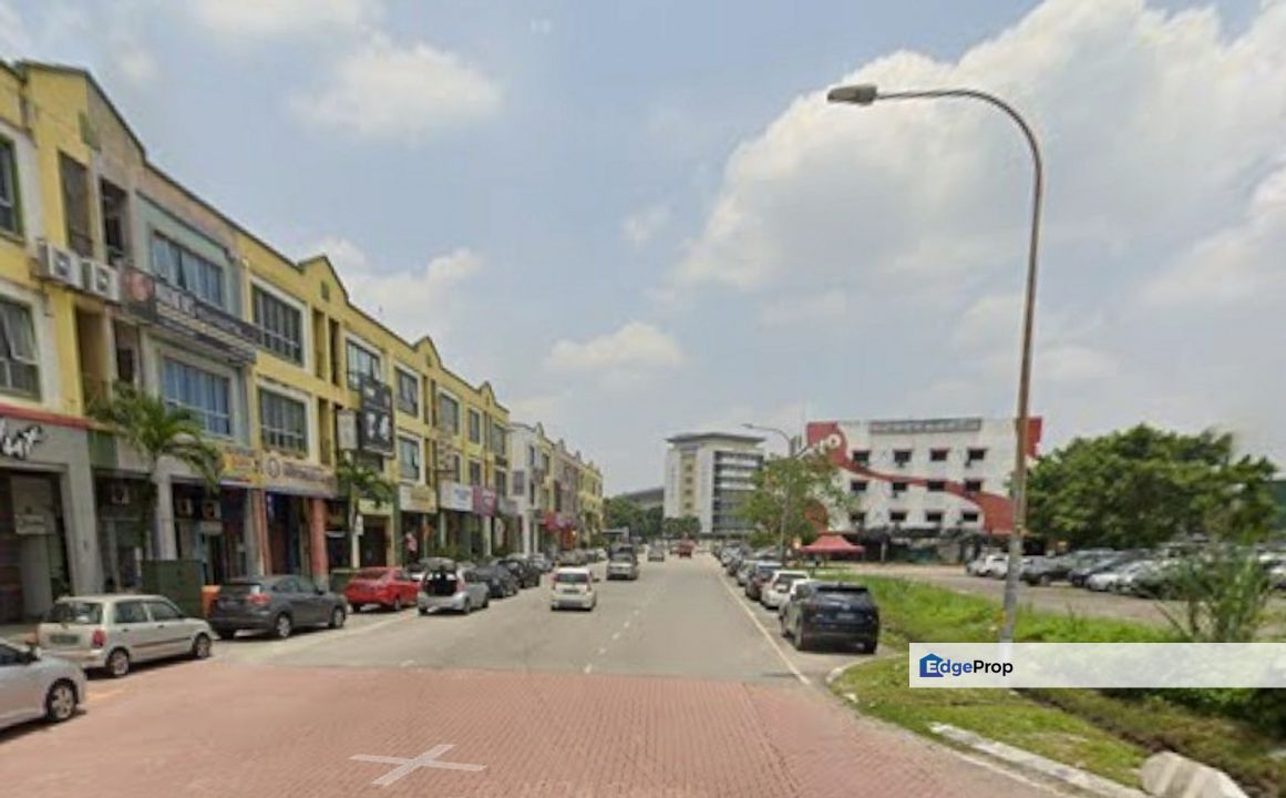 Lebuh Tapah Bandar Klang 3-Storey Shoplot 20x80 Face Mainroad Good Condition , Selangor, Klang