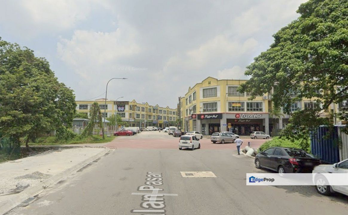 Lebuh Tapah Bandar Klang 3-Storey Shoplot 20x80 Face Mainroad Good Condition , Selangor, Klang