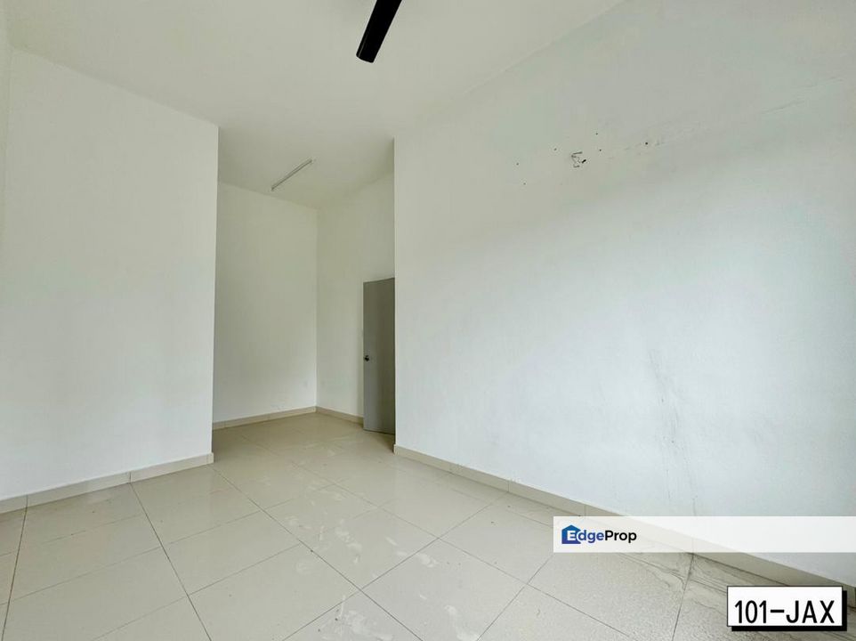 Canary Garden Bandar Bestari 2-Storey Semi-D Basic Unit with Balcony, Selangor, Klang