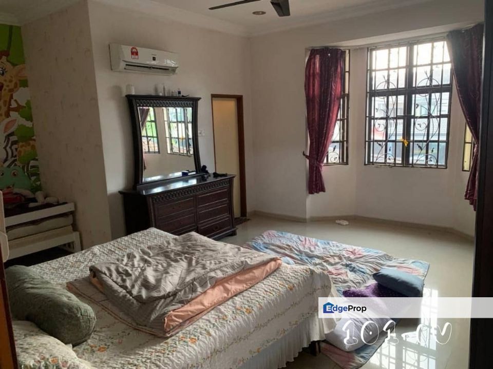 Tepi Sungai Klang 2-Storey 20x93 Renovated Extended Good Condition , Selangor, Klang