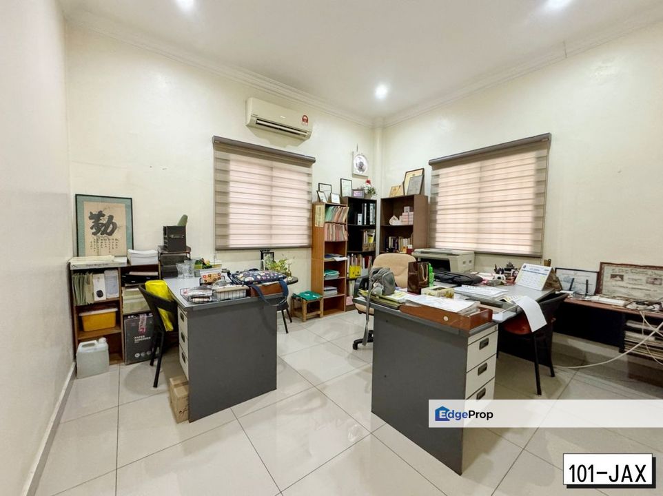 Johan Setia Klang Single Storey Bungalow Renovated Extended Best Buy, Selangor, Klang