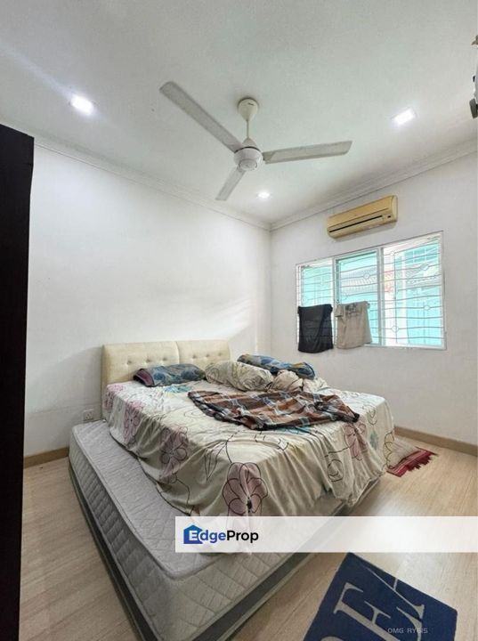Kota Bayuemas 2-Storey 24x70 Renovated Extended Face Open Tip Top Condition , Selangor, Klang