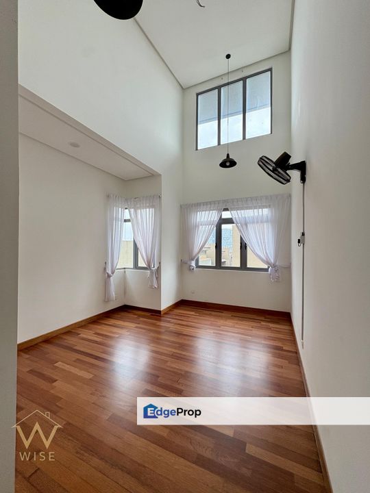 Karisma Hill @ Seri Kembangan 3 Storey Villas with Lift Ready Move In, Selangor, Puchong South