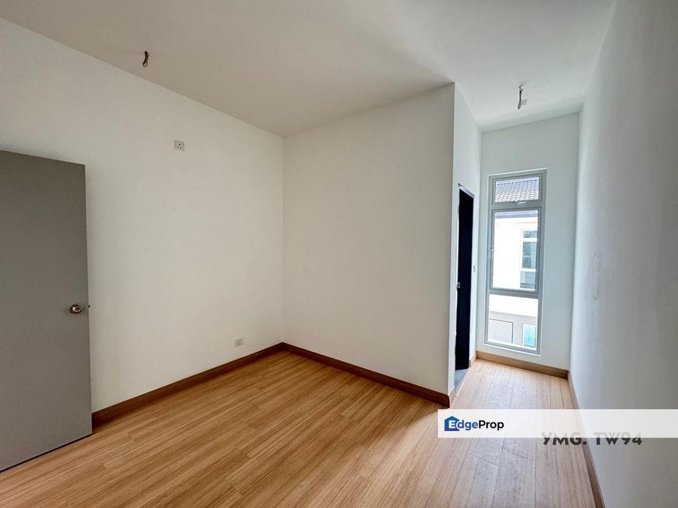 Kota Bayuemas Brand New 22x75 2-Storey Basic Unit Good Condition, Selangor, Klang