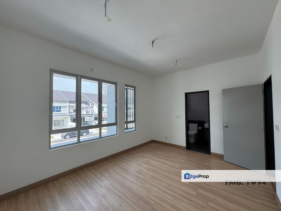 Kota Bayuemas Brand New 22x75 2-Storey Basic Unit Good Condition, Selangor, Klang