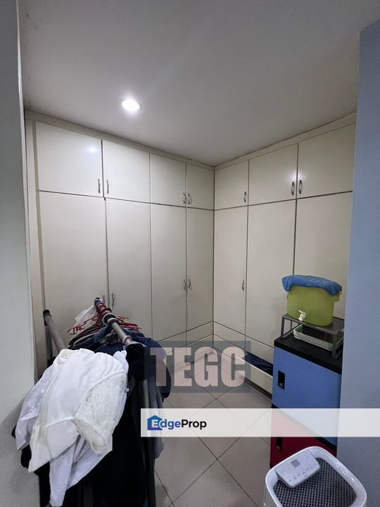 Jalan Raja Nong Sentosa 2-Storey 20x65 Furnished Good Condition , Selangor, Klang