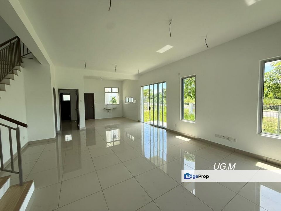Aralia Kota Bayuemas 2-Storey Endlot Brand New Basic Unit Good Condition, Selangor, Klang