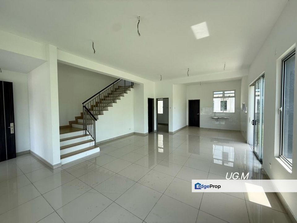 Aralia Kota Bayuemas 2-Storey Endlot Brand New Basic Unit Good Condition, Selangor, Klang