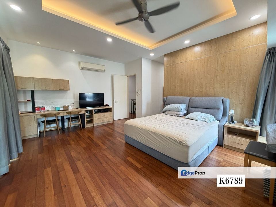 D Laman Geeenville 2-Storey Semi-D Renovated Ready Move In Best Value, Selangor, Klang