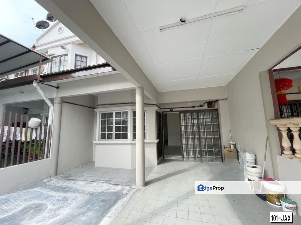 Mohd Tahir Taman Saujana 2-Storey 20x75 Basic Unit Good Condition, Selangor, Klang