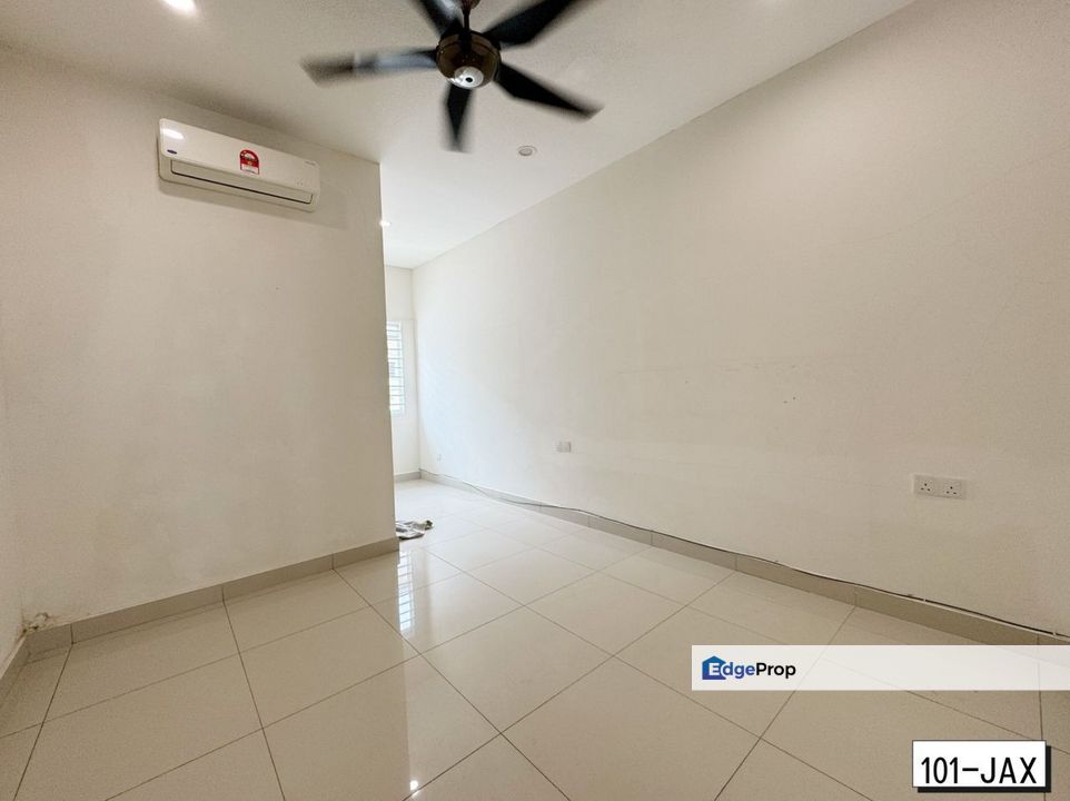 Cassava Bandar Puteri Klang 2.5-Storey Renovated Good Condition Ready Move In , Selangor, Klang