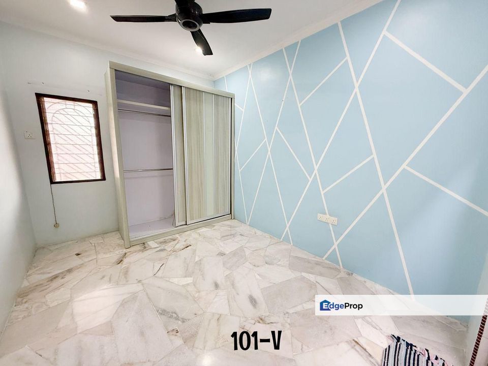 Pekan Meru Klang 1-Storey Renovated Extended Ready Move In Good Condition , Selangor, Klang