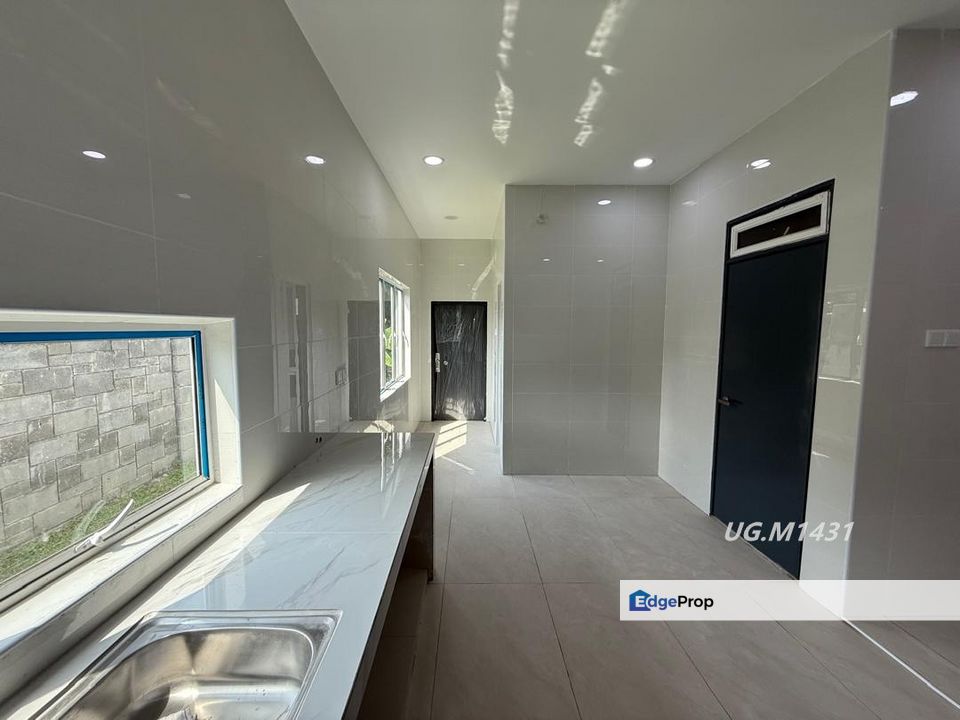 Canary Garden Klang 2 Storey Brand New Semi-D Renovated Extended Basic Unit Good Condition , Selangor, Klang