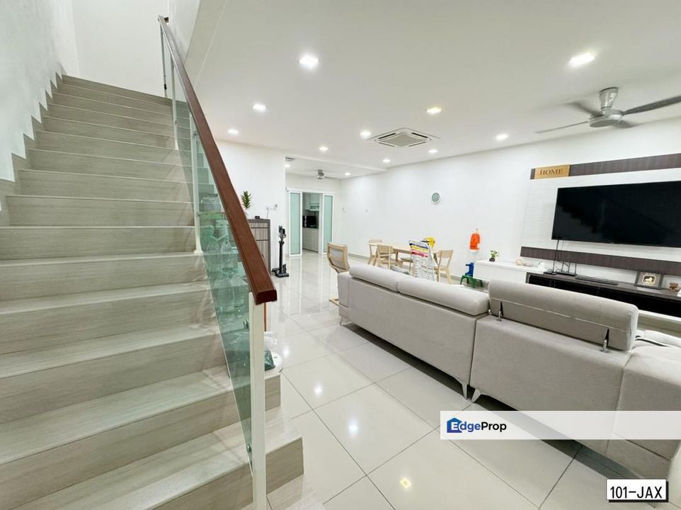 Amverton Links Near NSK Sentosa Klang 2-Storey Renovated Extended Good Condition , Selangor, Klang