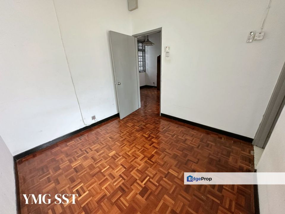 Puchong Bandar Kinrara 3 @ 2-Storey 22x75 Basic Unit Good Condition , Selangor, Bandar Kinrara Puchong