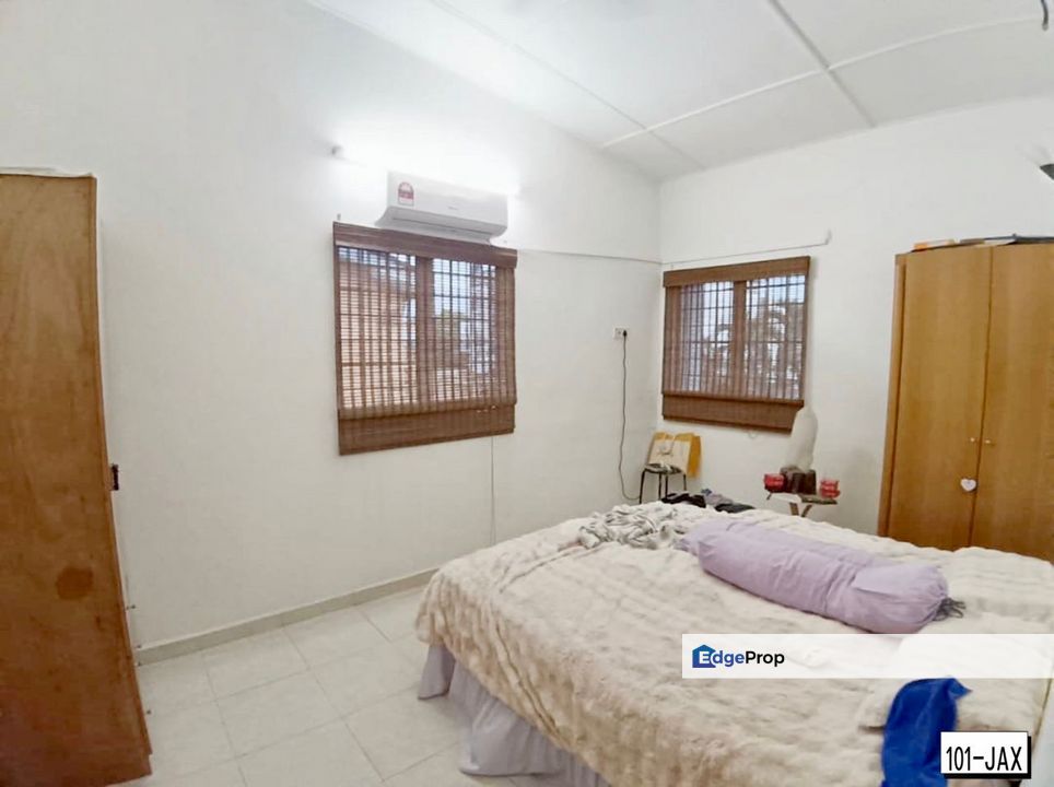 Taman Palm Grove Klang 2-Storey Endlot Renovated Extended Good Condition , Selangor, Klang