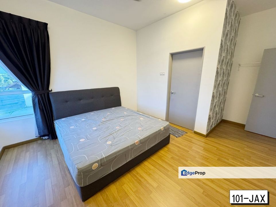 Canary Garden Bandar Bestari 3-Storey Semi-D Endlot 40x80 Basic Unit Good Condition , Selangor, Klang