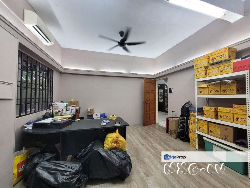 Taman Mesra 2-Storey Semi D Renovated Extended Good Condition , Selangor, Klang