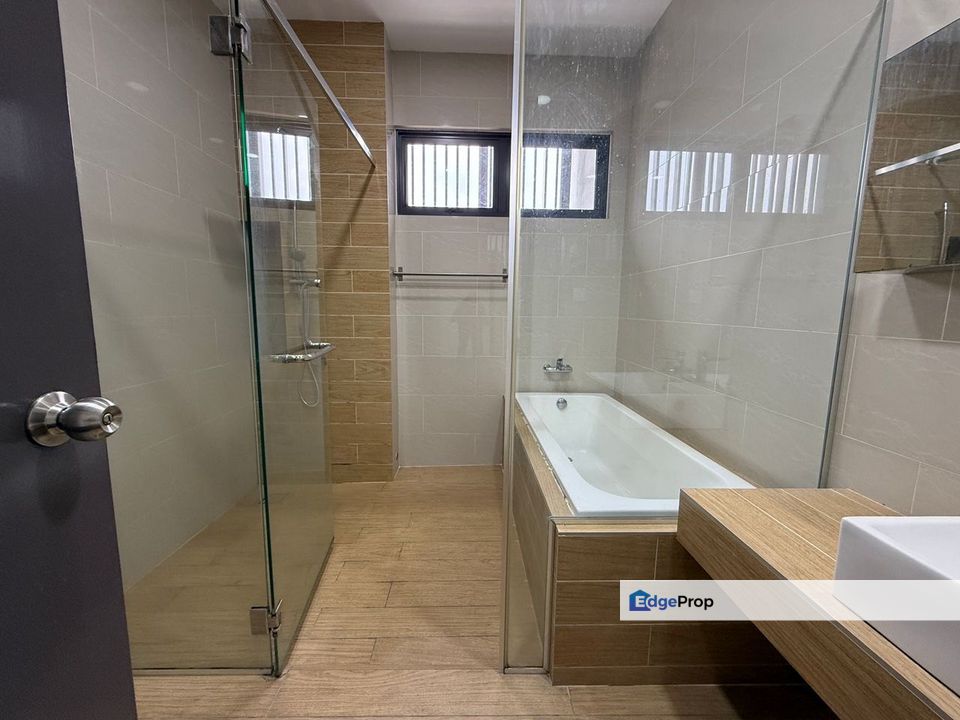 Monterey Eco Sanctuary 2-Storey Semi-D Good Condition, Selangor, Telok Panglima Garang