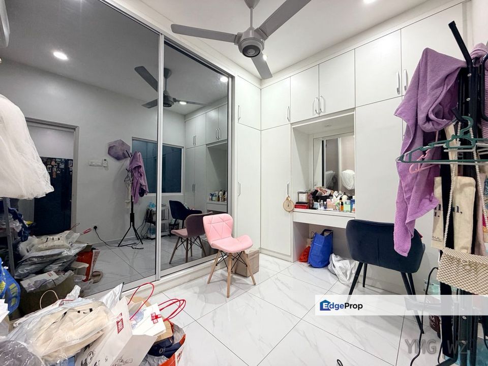 Taman Bekerley Klang 1-Storey Renovated Extended Face Open Good Condition, Selangor, Klang