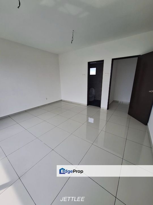 Taman Teluk Pulai Klang 2.5-Storey 19ft x 73ft Brand New Basic Unit Extended , Selangor, Klang