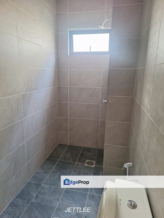 Taman Teluk Pulai Klang 2.5-Storey 19ft x 73ft Brand New Basic Unit Extended , Selangor, Klang