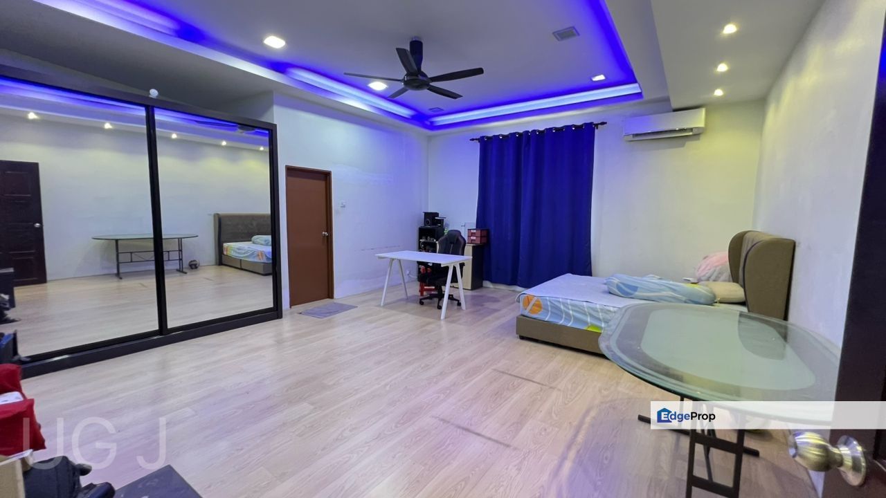 Batu Belah Klang 2-Storey Semi-D Extended Good Condition, Selangor, Klang