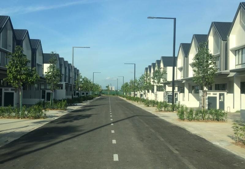 SUPERLINK DOUBLE STOREY  AT TWENTYFICE 7 FOR RENT 