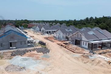 Pulau Indah ( Pulau Lumut )