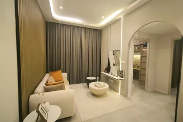 Service Apartment Seiring Damaisuria, Bukit Subang, Selangor for sale. 