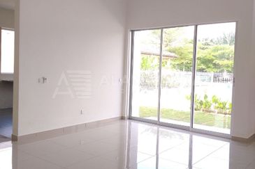 Pulau Indah ( Pulau Lumut )