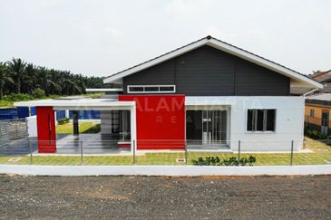 Pulau Indah ( Pulau Lumut )