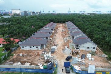 Pulau Indah ( Pulau Lumut )