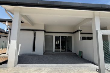 Pulau Indah ( Pulau Lumut )