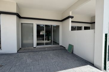 Pulau Indah ( Pulau Lumut )