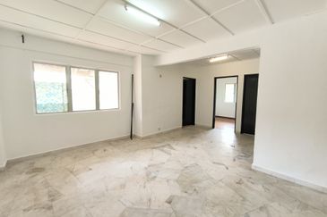 Pangsapuri Kiambang, Bukit Subang