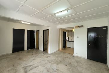 Pangsapuri Kiambang, Bukit Subang