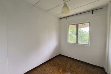 Pangsapuri Kiambang, Bukit Subang