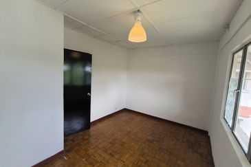 Pangsapuri Kiambang, Bukit Subang