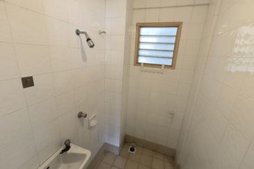 Pangsapuri Kiambang, Bukit Subang