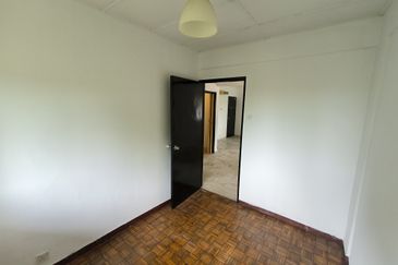 Pangsapuri Kiambang, Bukit Subang