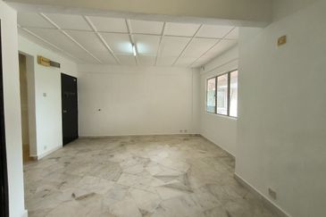 Pangsapuri Kiambang, Bukit Subang