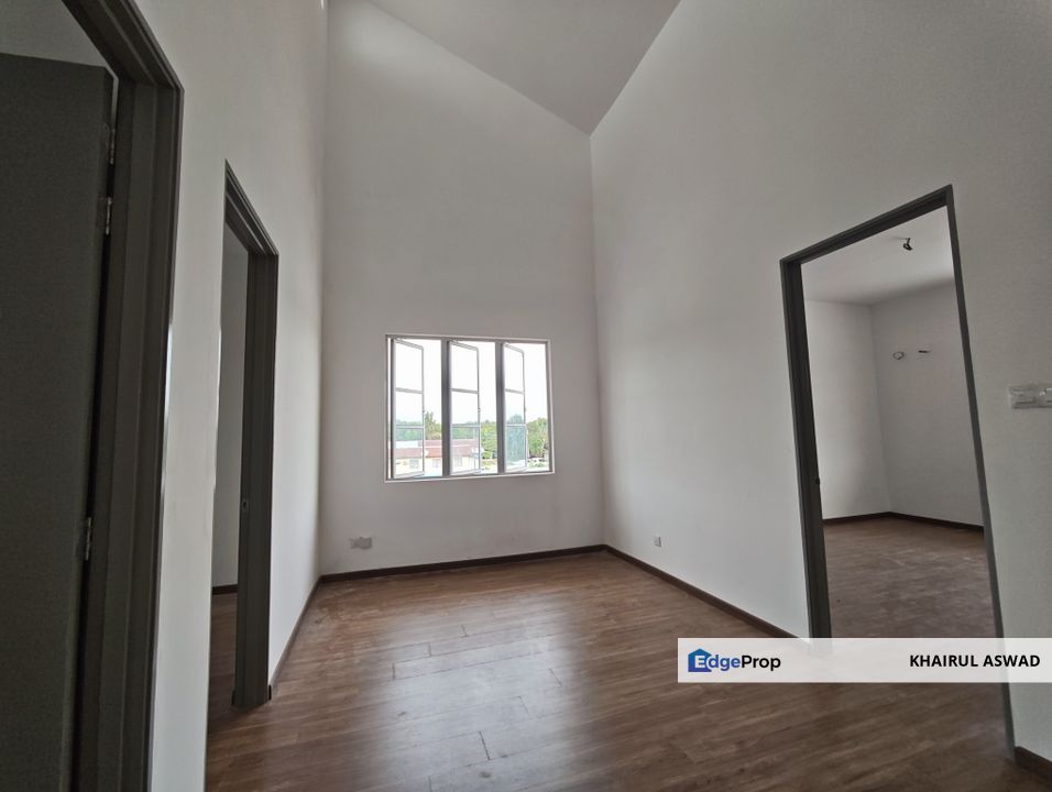 Kampung Lombong, Shah Alam, Selangor Rumah Teres 2 Tingkat Residensi Perintis for sale. , Selangor, Shah Alam