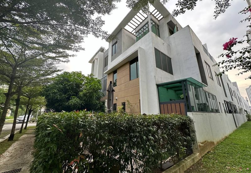 Lake Point Residence