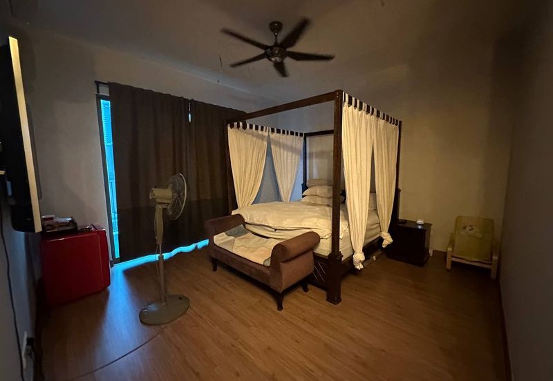 Lake Point Residence