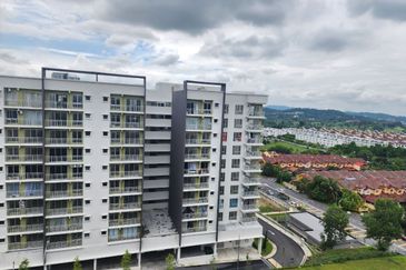 Puncak Hijauan (Hijauan Heights)