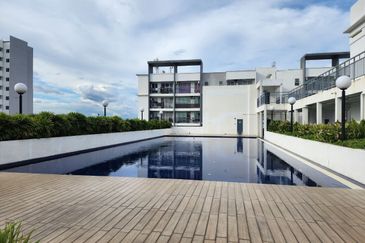 Puncak Hijauan (Hijauan Heights)