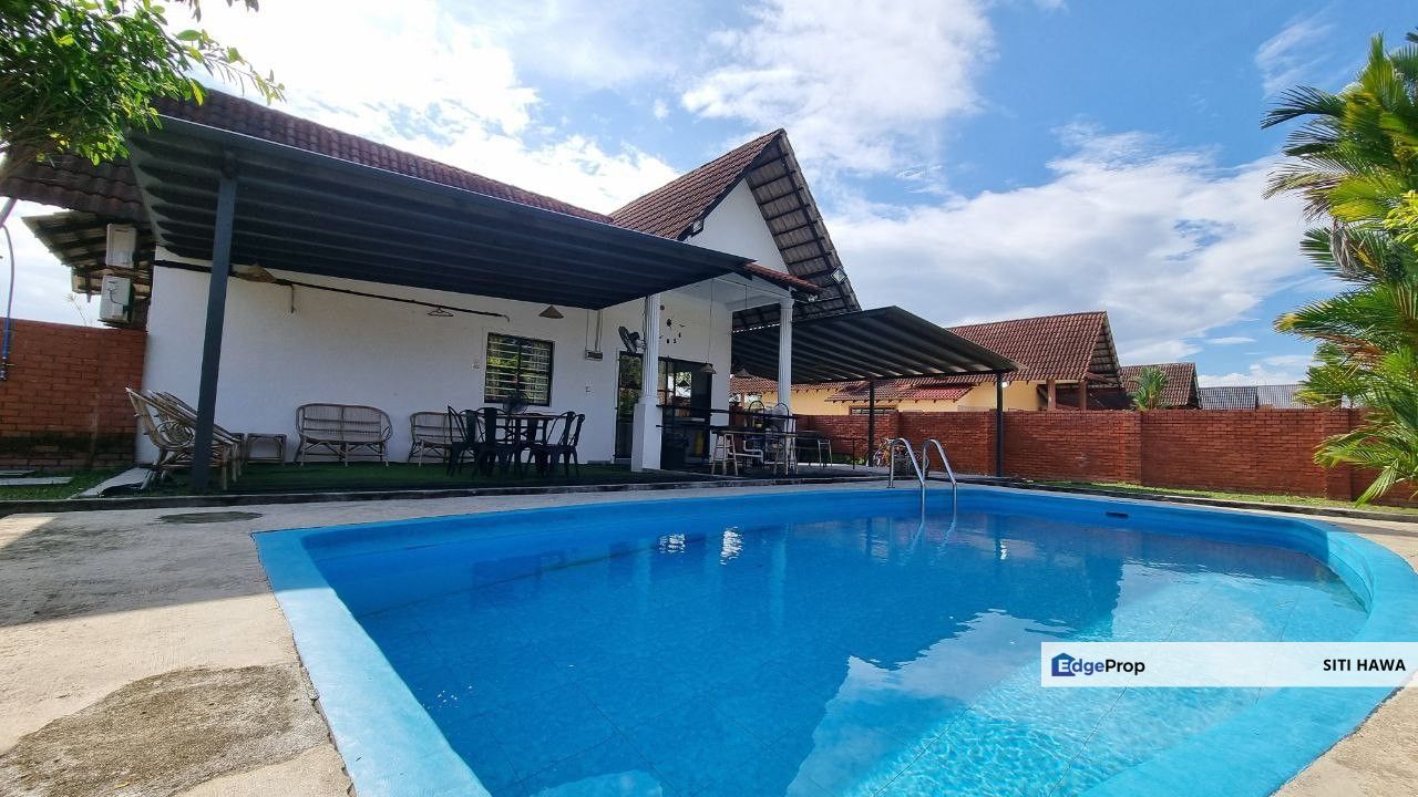 Single Storey Bungalow 8,199 sf Private Pool A'famosa Villas Resort ...