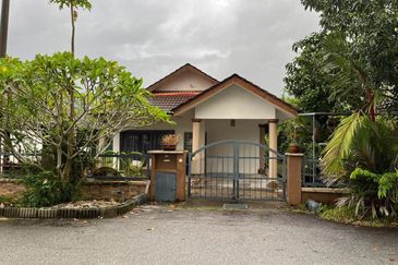 Taman Tasik Semenyih (Lake Residence)