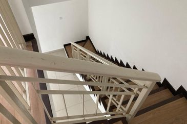 BANDAR AINSDALE FASA 2(MEKAR)